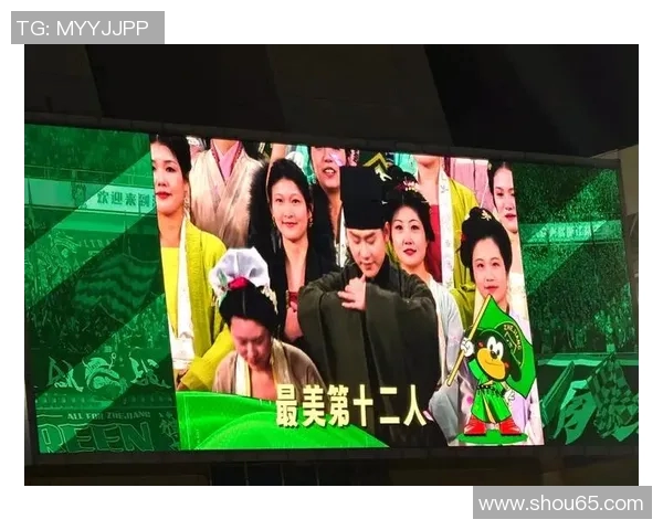 足球明星穿汉服的时尚潮流与文化碰撞探讨